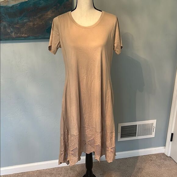 LOGO Lavish Tan Shirtdress with bottom embroidered detail - Picture 1 of 9